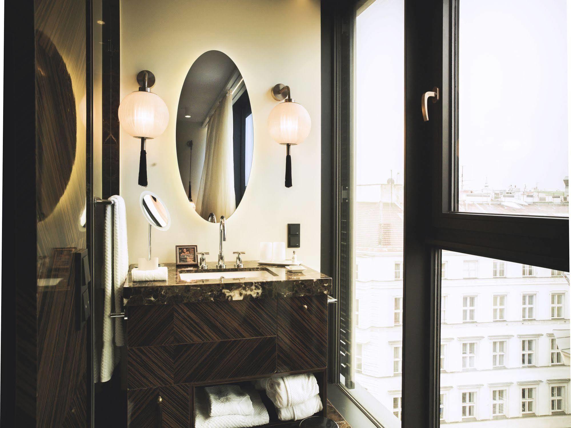 Hotel Lamee Bécs Kültér fotó Bathroom